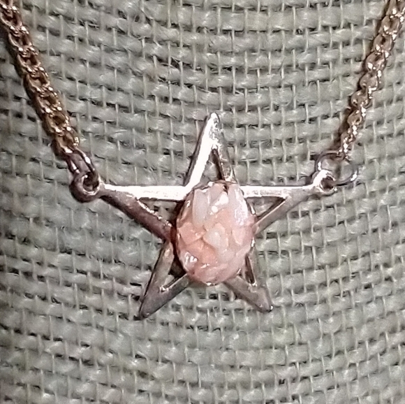Jewelry - Gold Star With Pink Chips Pendant Necklace vintage
